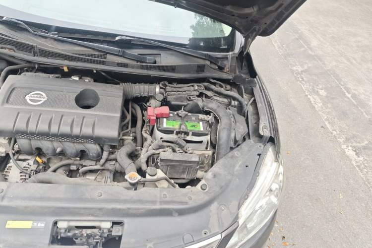 Used Nissan Sylphy 2014 1.6XV CVT Deluxe Edition Engine Bay Left