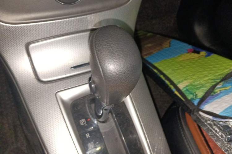 Used Nissan Sylphy 2014 1.6XV CVT Deluxe Edition Gear Lever