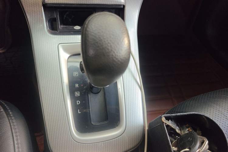 Used Nissan Sylphy 2014 1.6XV CVT Deluxe Edition Gear Lever