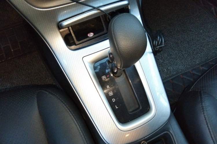 Used Nissan Sylphy 2014 1.6XV CVT Deluxe Edition Gear Lever