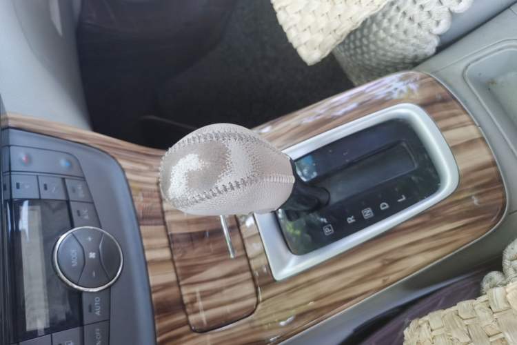 Used Nissan Sylphy 2014 1.6XV CVT Deluxe Edition Gear Lever
