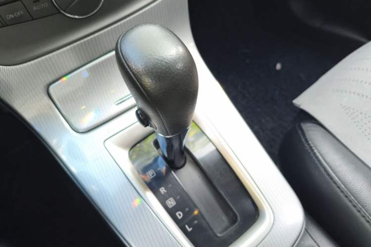 Used Nissan Sylphy 2014 1.6XV CVT Deluxe Edition Gear Lever