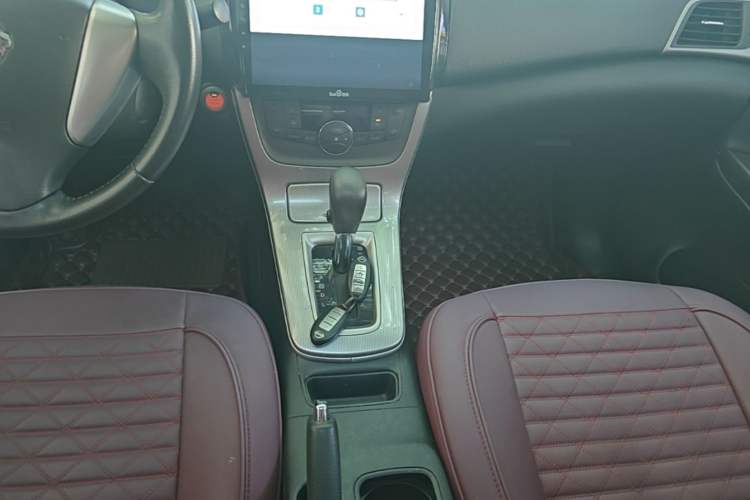 Used Nissan Sylphy 2014 1.6XV CVT Deluxe Edition Gear Lever