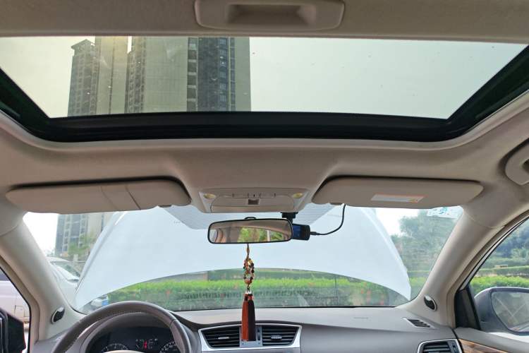 Used Nissan Sylphy 2014 1.6XV CVT Deluxe Edition Headliner