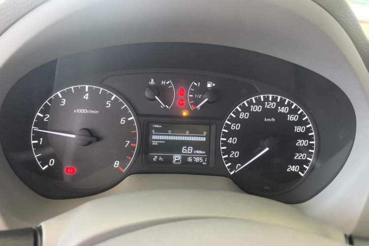 Used Nissan Sylphy 2014 1.6XV CVT Deluxe Edition Instrument Cluster