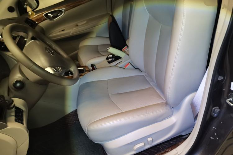 Used Nissan Sylphy 2014 1.6XV CVT Deluxe Edition Left Front Seat