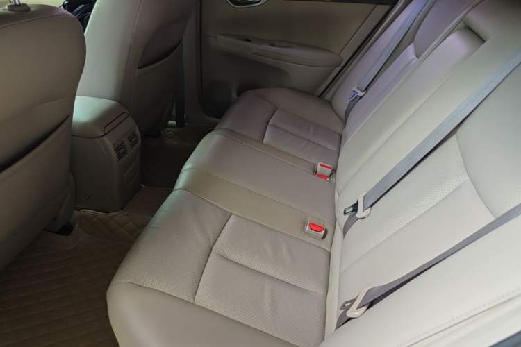 Used Nissan Sylphy 2014 1.6XV CVT Deluxe Edition Left Rear Seat
