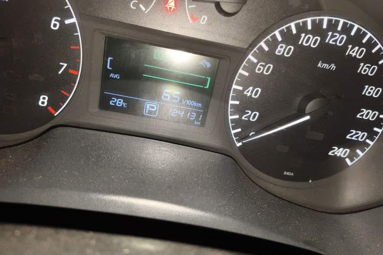 Used Nissan Sylphy 2014 1.6XV CVT Deluxe Edition Odometer Close Up