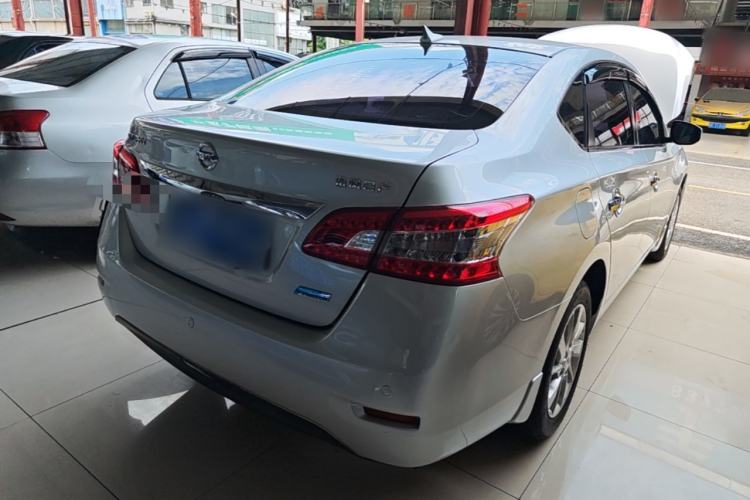 Used Nissan Sylphy 2014 1.6XV CVT Deluxe Edition Rear Right 45 Deg