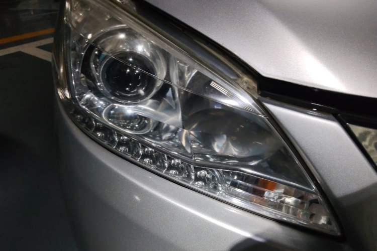 Used Nissan Sylphy 2014 1.6XV CVT Deluxe Edition Right Front Headlight