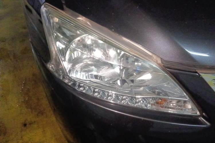 Used Nissan Sylphy 2014 1.6XV CVT Deluxe Edition Right Front Headlight