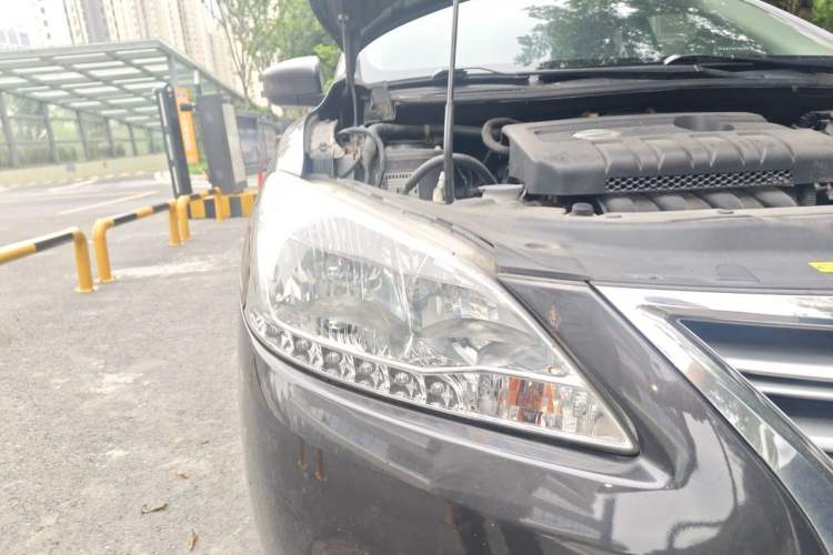 Used Nissan Sylphy 2014 1.6XV CVT Deluxe Edition Right Front Headlight