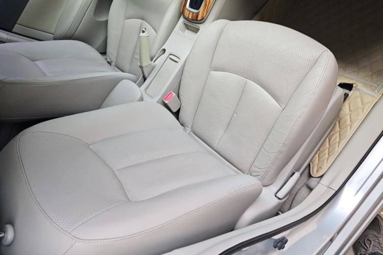 Used Nissan Sylphy 2014 1.6XV CVT Deluxe Edition Right Front Seat