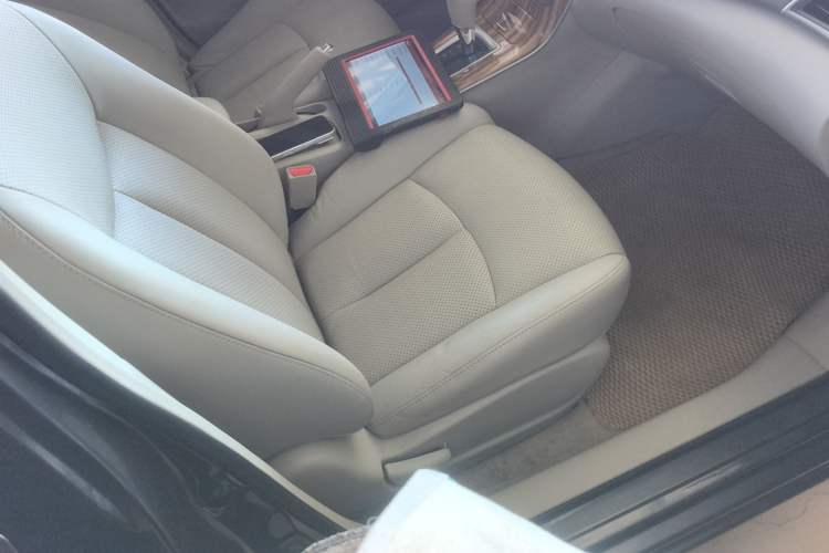 Used Nissan Sylphy 2014 1.6XV CVT Deluxe Edition Right Front Seat