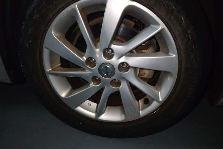 Used Nissan Sylphy 2014 1.6XV CVT Deluxe Edition Right Front Wheel Hub