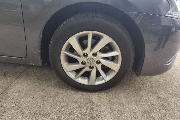 Used Nissan Sylphy 2014 1.6XV CVT Deluxe Edition Right Front Wheel Hub