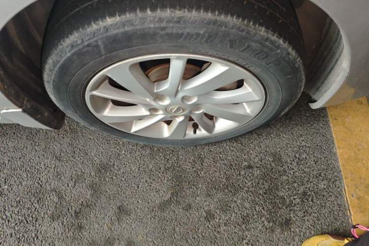 Used Nissan Sylphy 2014 1.6XV CVT Deluxe Edition Right Front Wheel Hub