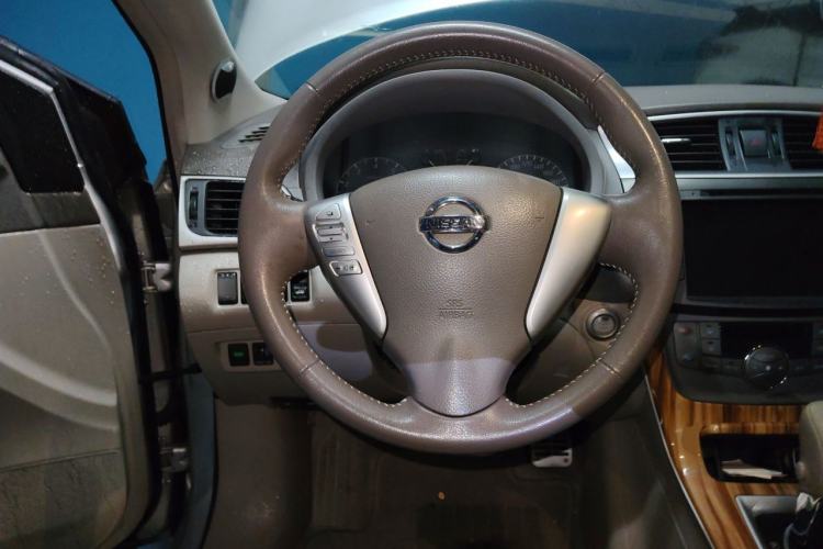 Used Nissan Sylphy 2014 1.6XV CVT Deluxe Edition Steering Wheel