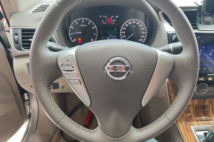 Used Nissan Sylphy 2014 1.6XV CVT Deluxe Edition Steering Wheel