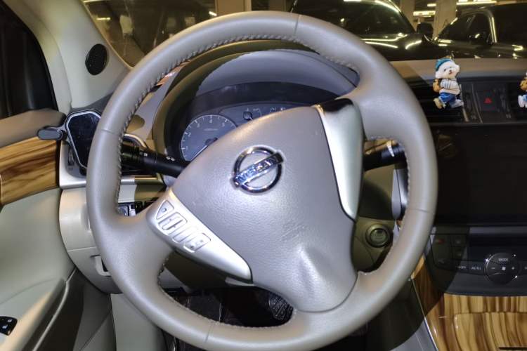 Used Nissan Sylphy 2014 1.6XV CVT Deluxe Edition Steering Wheel