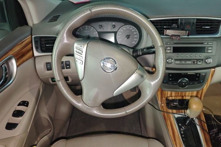 Used Nissan Sylphy 2014 1.6XV CVT Deluxe Edition Steering Wheel