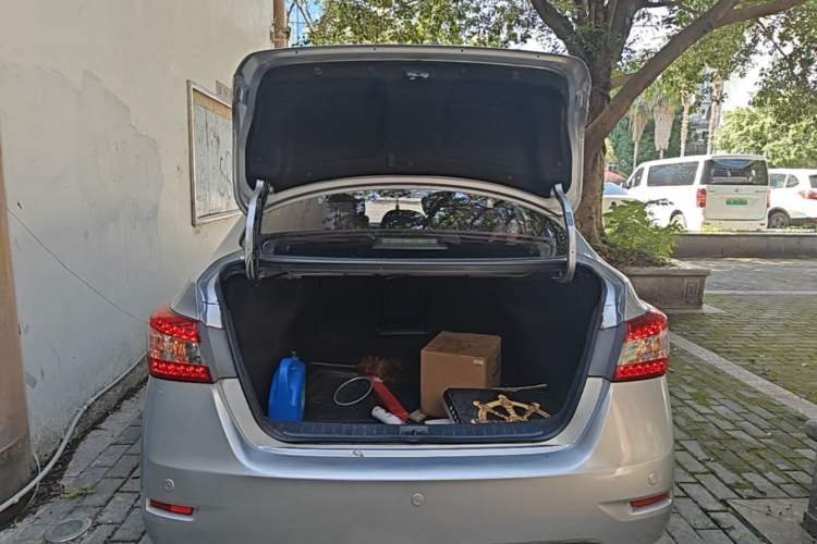 Used Nissan Sylphy 2014 1.6XV CVT Deluxe Edition Trunk