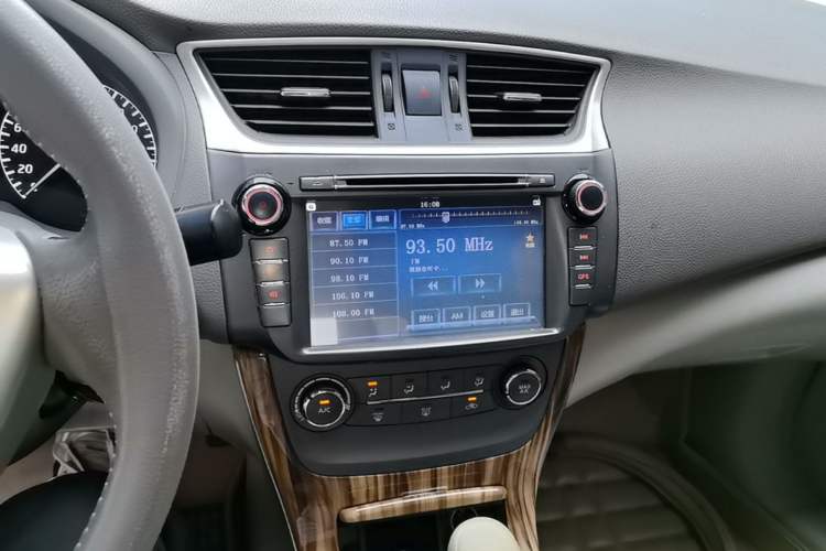 Used Nissan Sylphy 2014 1.6XV CVT Deluxe Edition Audio And AC Panel