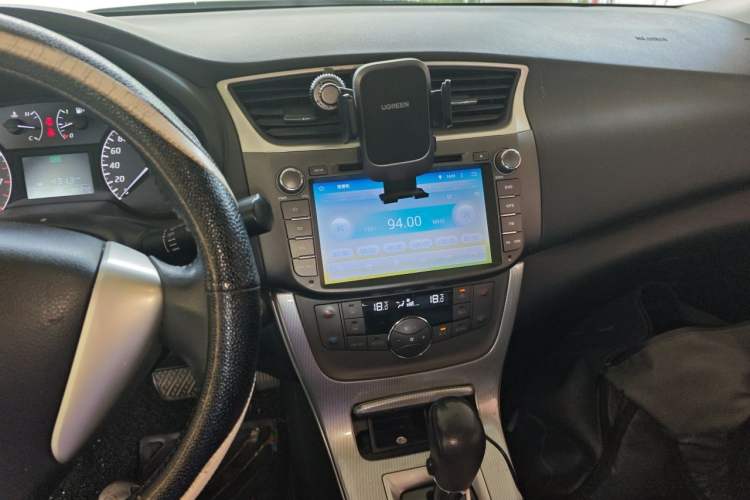 Used Nissan Sylphy 2014 1.6XV CVT Deluxe Edition Audio And AC Panel