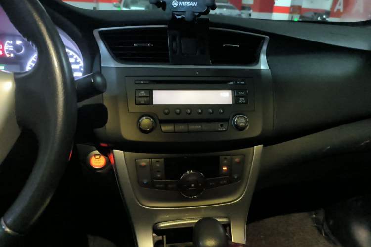 Used Nissan Sylphy 2014 1.6XV CVT Deluxe Edition Audio And AC Panel