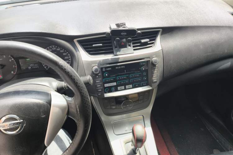 Used Nissan Sylphy 2014 1.6XV CVT Deluxe Edition Audio And AC Panel