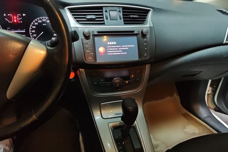 Used Nissan Sylphy 2014 1.6XV CVT Deluxe Edition Audio And AC Panel