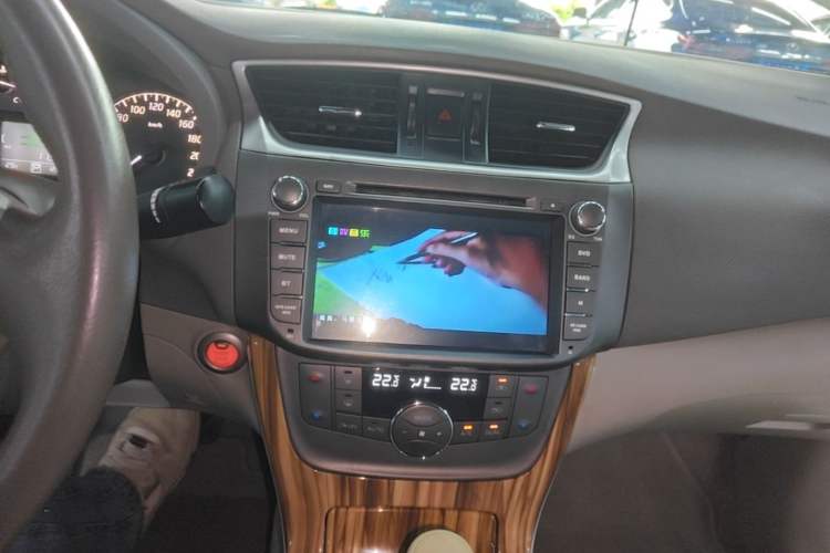 Used Nissan Sylphy 2014 1.6XV CVT Deluxe Edition Audio And AC Panel