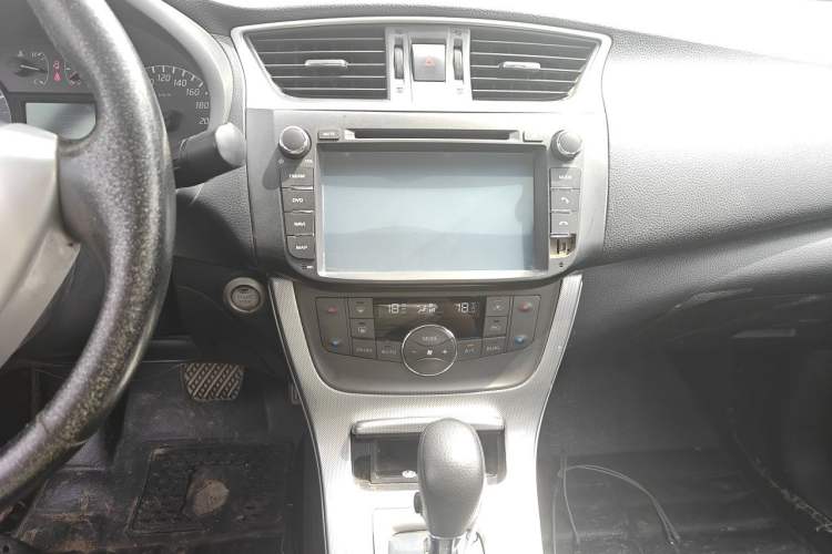 Used Nissan Sylphy 2014 1.6XV CVT Deluxe Edition Audio And AC Panel