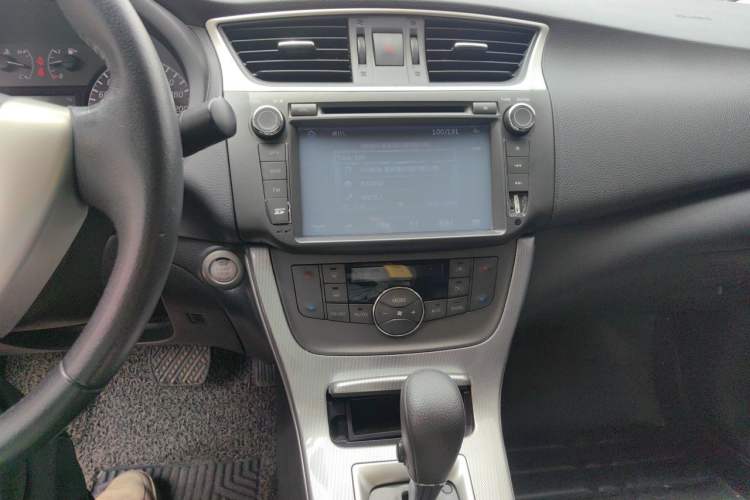 Used Nissan Sylphy 2014 1.6XV CVT Deluxe Edition Audio And AC Panel