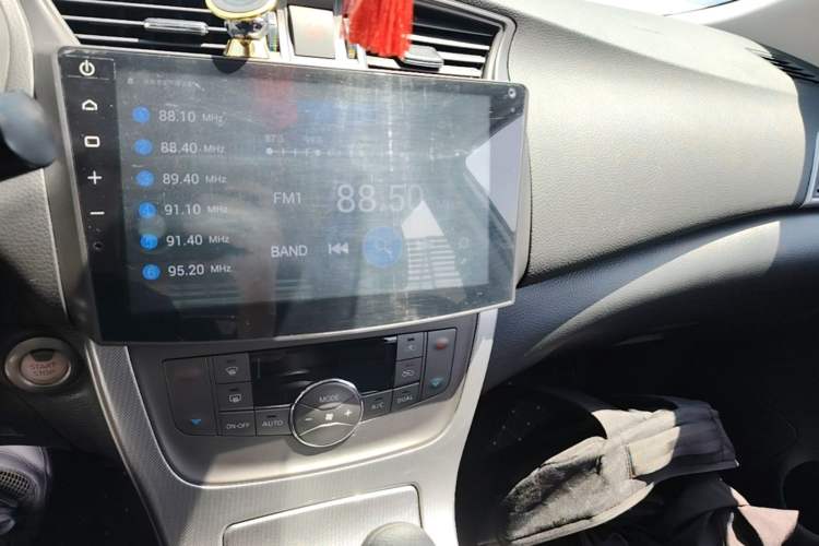 Used Nissan Sylphy 2014 1.6XV CVT Deluxe Edition Audio And AC Panel