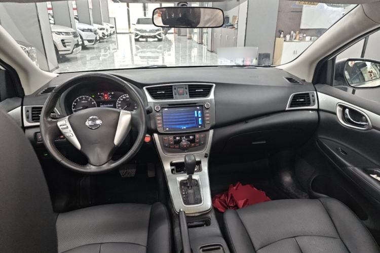 Used Nissan Sylphy 2014 1.6XV CVT Deluxe Edition Center Console