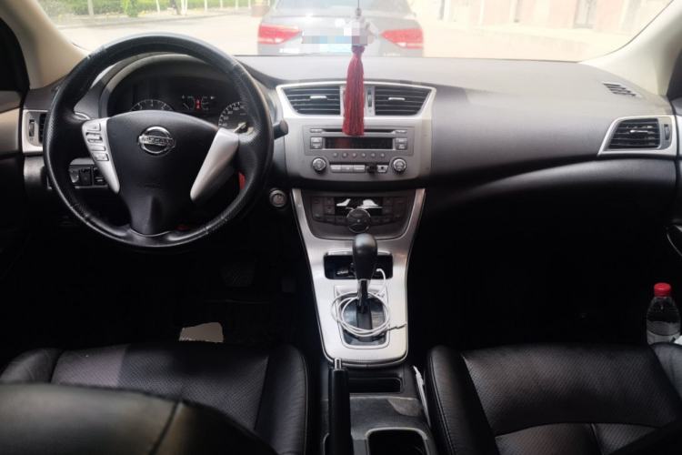 Used Nissan Sylphy 2014 1.6XV CVT Deluxe Edition Center Console