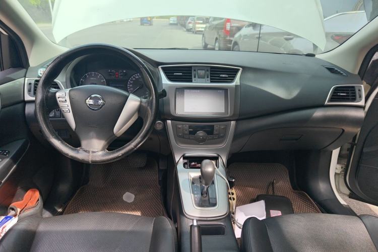 Used Nissan Sylphy 2014 1.6XV CVT Deluxe Edition Center Console