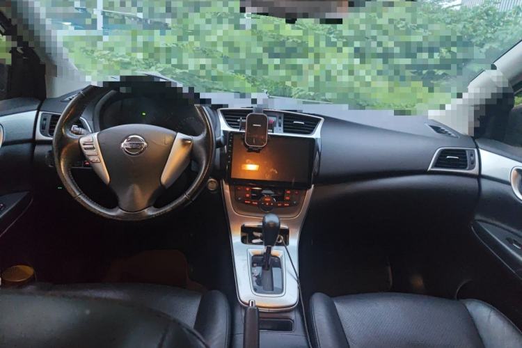 Used Nissan Sylphy 2014 1.6XV CVT Deluxe Edition Center Console