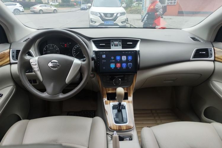 Used Nissan Sylphy 2014 1.6XV CVT Deluxe Edition Center Console