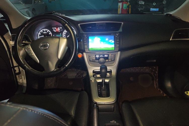 Used Nissan Sylphy 2014 1.6XV CVT Deluxe Edition Center Console