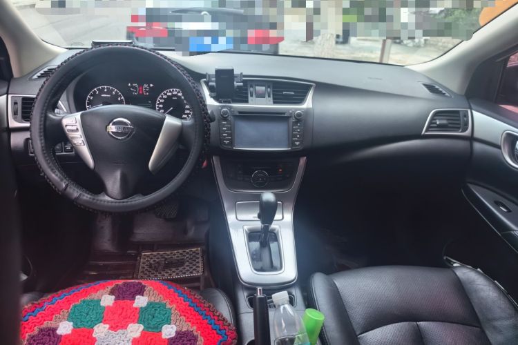 Used Nissan Sylphy 2014 1.6XV CVT Deluxe Edition Center Console