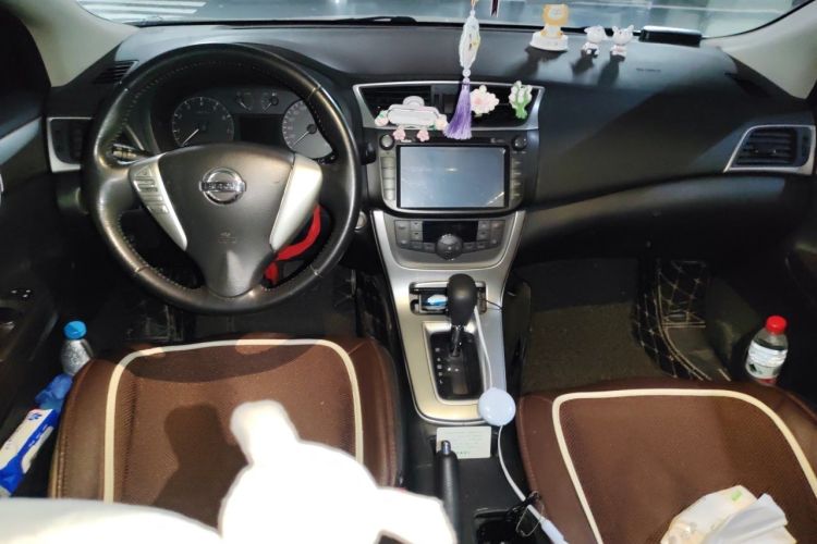 Used Nissan Sylphy 2014 1.6XV CVT Deluxe Edition Center Console