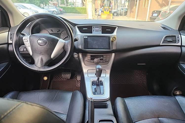 Used Nissan Sylphy 2014 1.6XV CVT Deluxe Edition Center Console