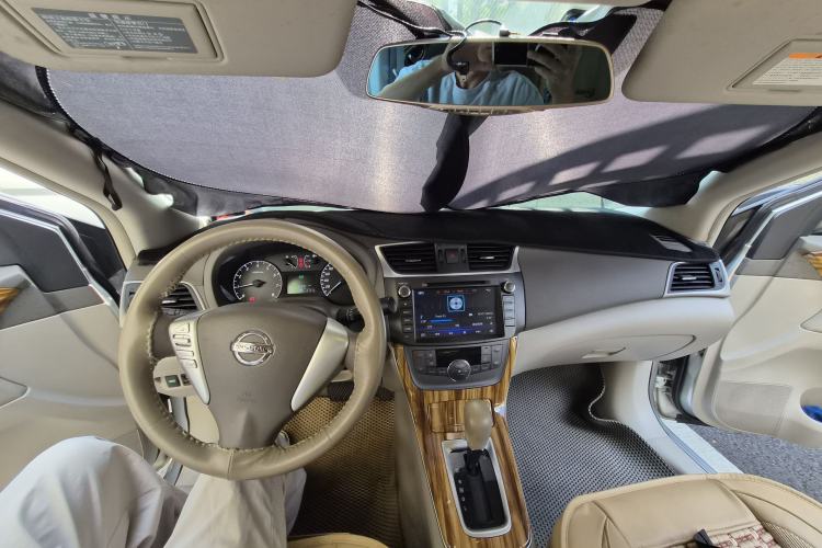 Used Nissan Sylphy 2014 1.6XV CVT Deluxe Edition Center Console