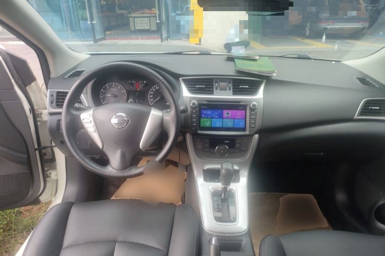 Used Nissan Sylphy 2014 1.6XV CVT Deluxe Edition Center Console