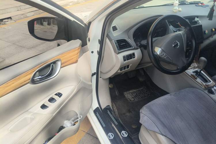 Used Nissan Sylphy 2014 1.6XV CVT Deluxe Edition Driver Seat