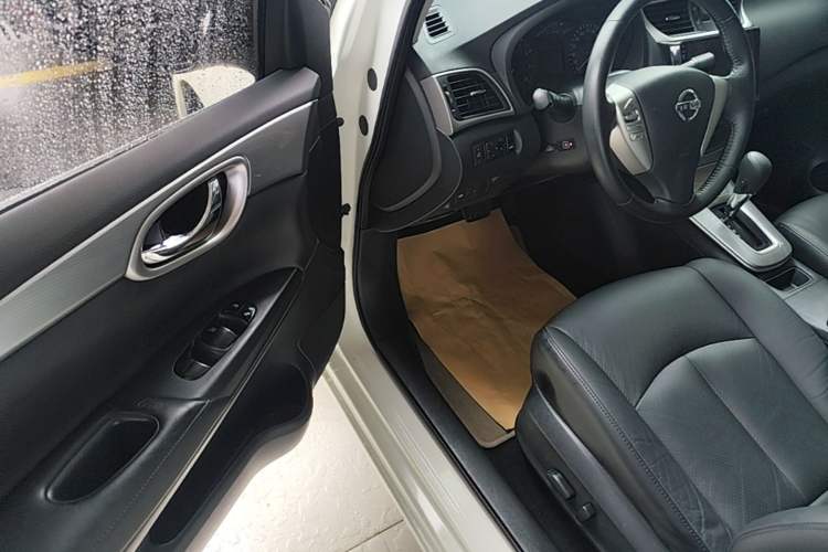 Used Nissan Sylphy 2014 1.6XV CVT Deluxe Edition Driver Seat