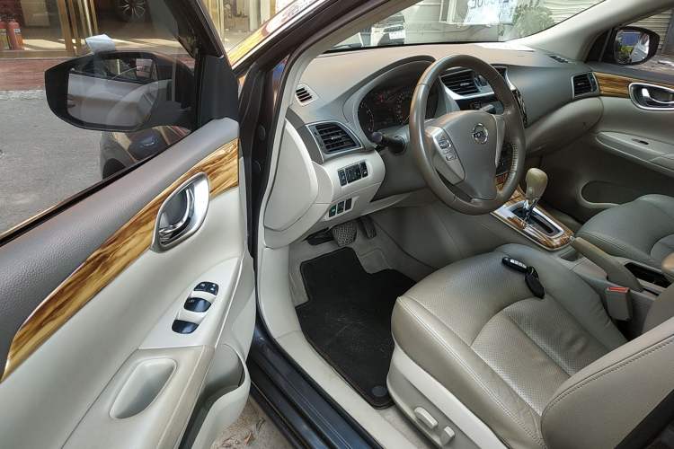 Used Nissan Sylphy 2014 1.6XV CVT Deluxe Edition Driver Seat