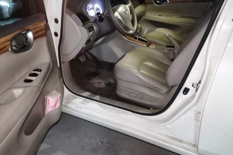 Used Nissan Sylphy 2014 1.6XV CVT Deluxe Edition Driver Seat
